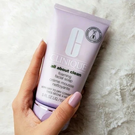 فوم شوینده کلینزر صورت پوست خشک و مختلط کلینیک | Clinique All About Clean Foaming Facial Soap - تصویر 3