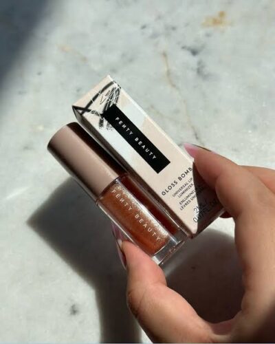 IMG_0513 لیپ گلاس یونیورسال فنتی رنگ fenty glow