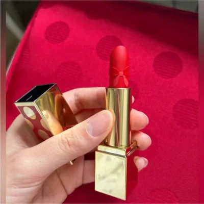 رژ لب‌های استی لادر – رنگ Red Ribbon