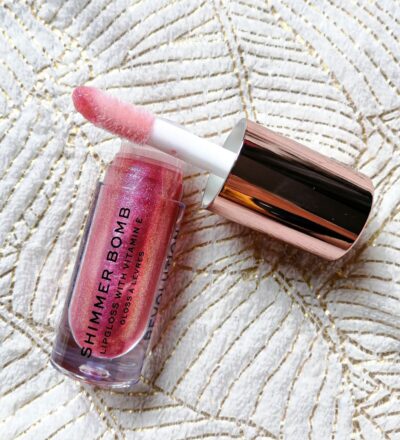 لیپ گلاس شاین‌دار رولوشن مدل Shimmer Bomb رنگ Daydream Pink