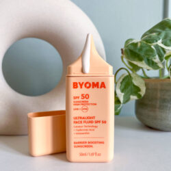 IMG_3040 ضدآفتاب فلوئید فوق سبک بایوما Spf50