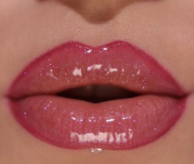 لیپ گلاس شاین رولوشن Pout Bomb – رنگ Berry Lustre